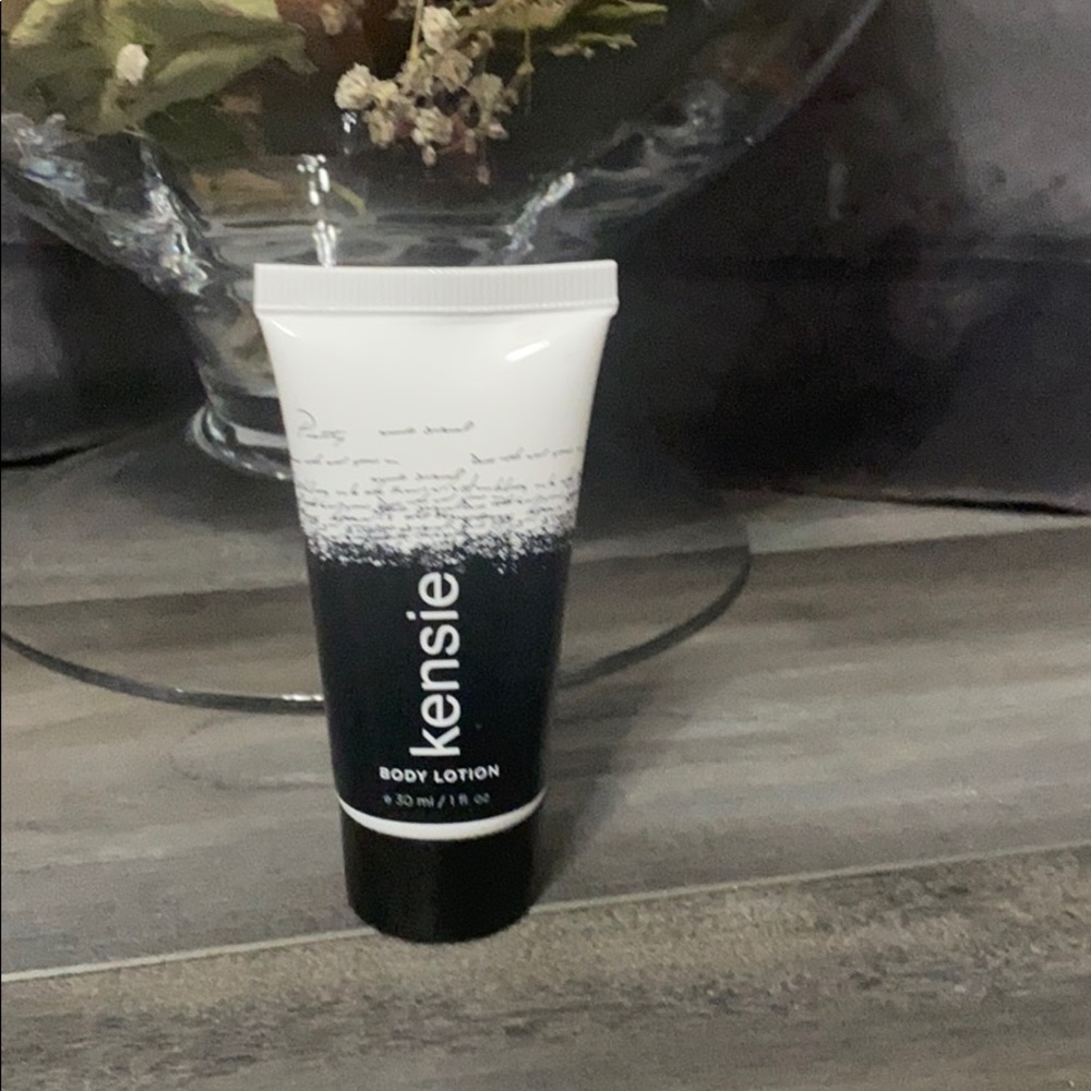 Kenzsie body lotion